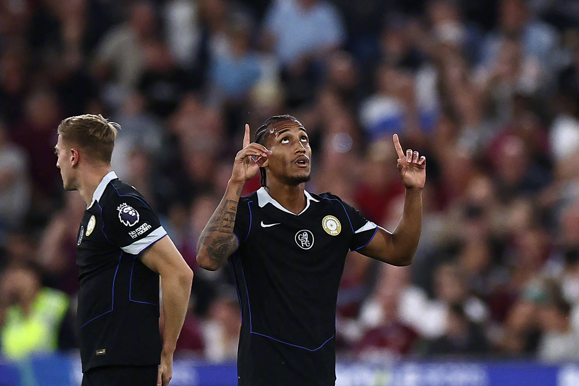 开云体育真人娱乐德罗巴连续二十场比赛得分超过比赛规则变更，切尔西不断突破！观众掌声雷动的简单介绍