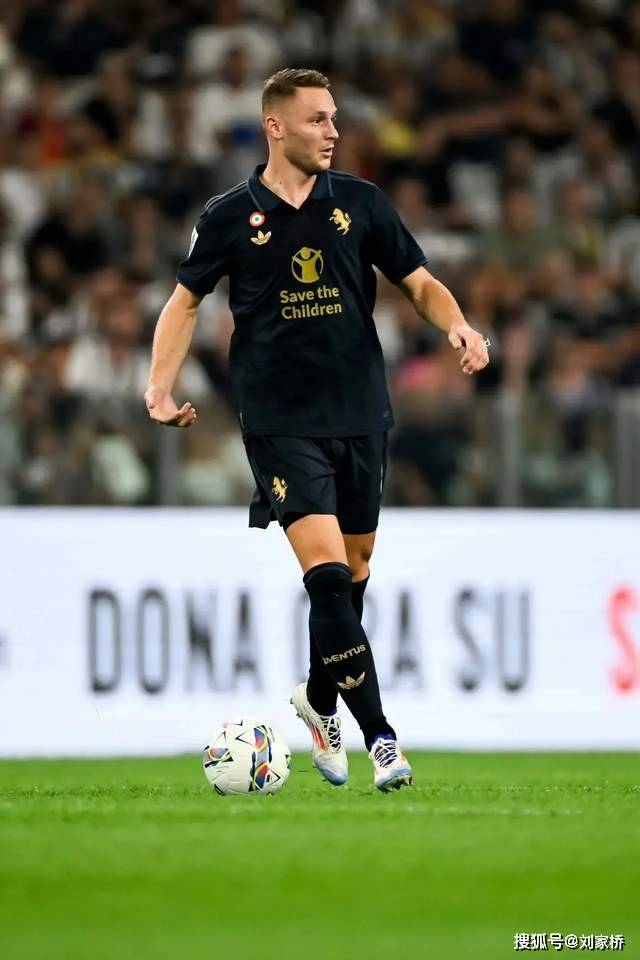 开云体育登录入口关于转折点那不勒斯主帅复盘；欧冠今晚攻防权衡；压力陡增；更衣室氛围转暖的信息